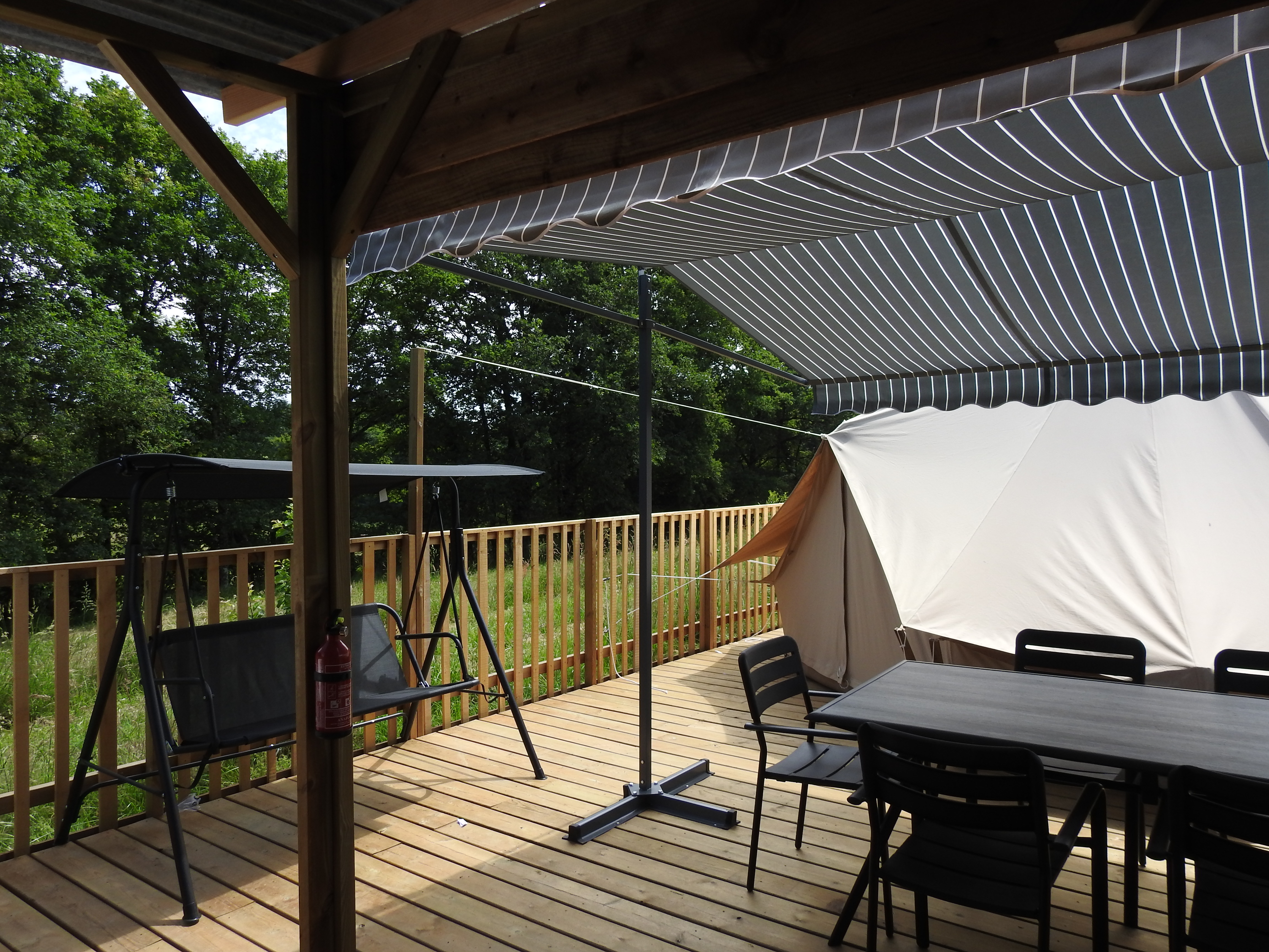 Tente glamping avec jacuzzi privatif aux Secrets de la Nature — photo 5