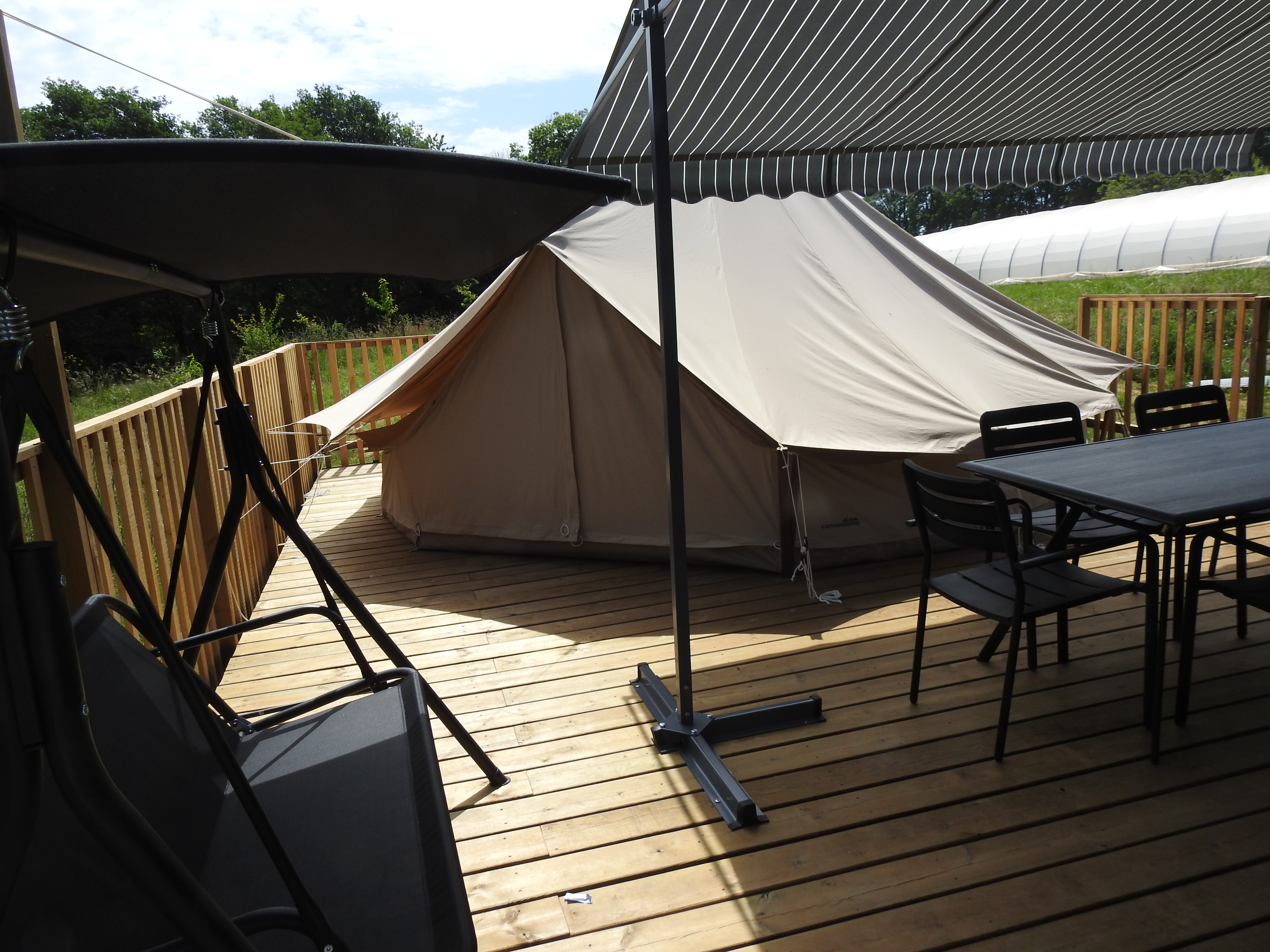 Tente glamping avec jacuzzi privatif aux Secrets de la Nature — photo 6